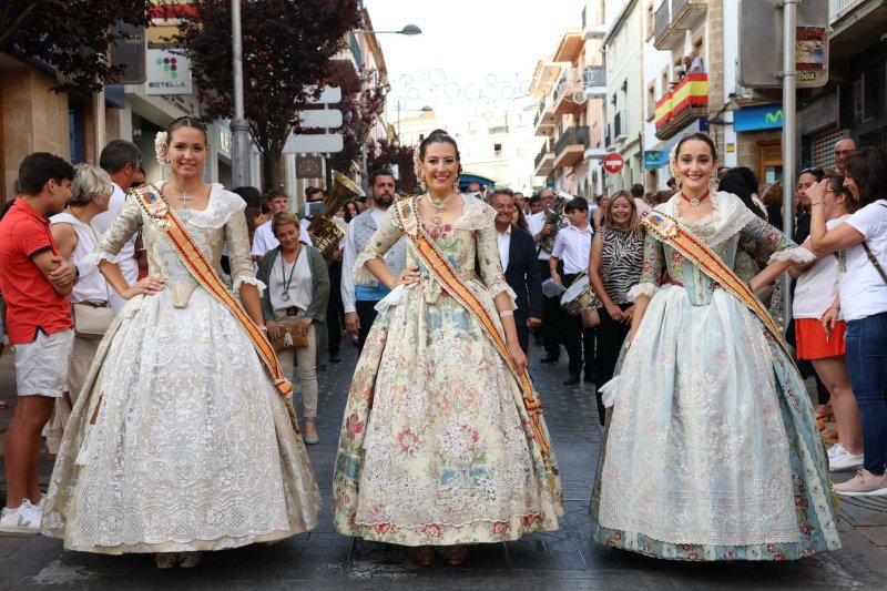 El pregó de Fogueres de Xàbia fa bullir la Plaça de l’Església El pregó de Fogueres de Xàbia fa bullir la Plaça de l’Església